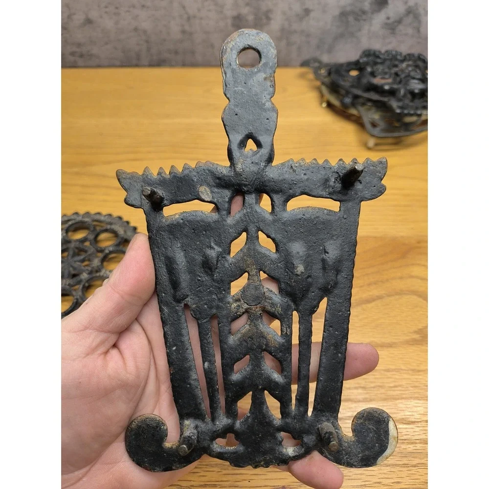 Vintage Black Cast Iron Trivets (set of 3)‎